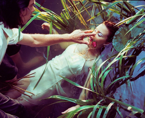 vivienvalentino:KYLIE MINOGUE & NICK CAVE— ‘Where the Wild Roses Grow’, 1995, ph. David Tonge