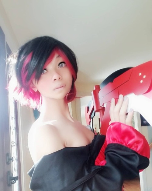 taigerarts:Ruby Rose Cosplay