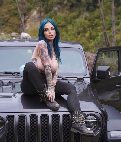 Porn beachnjeep:Topless Tuesday jeep girl Raie photos