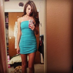 Sexy Girls in Tight Dresses & Skirts