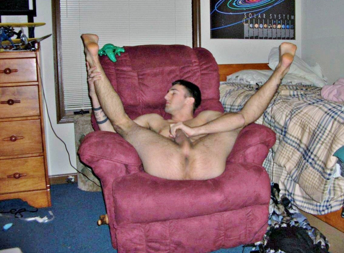 fuckyeahhugepenis:  bootridge2:  ams-on-cam-xxx:  “Mystery Man 3”  Info anyone?