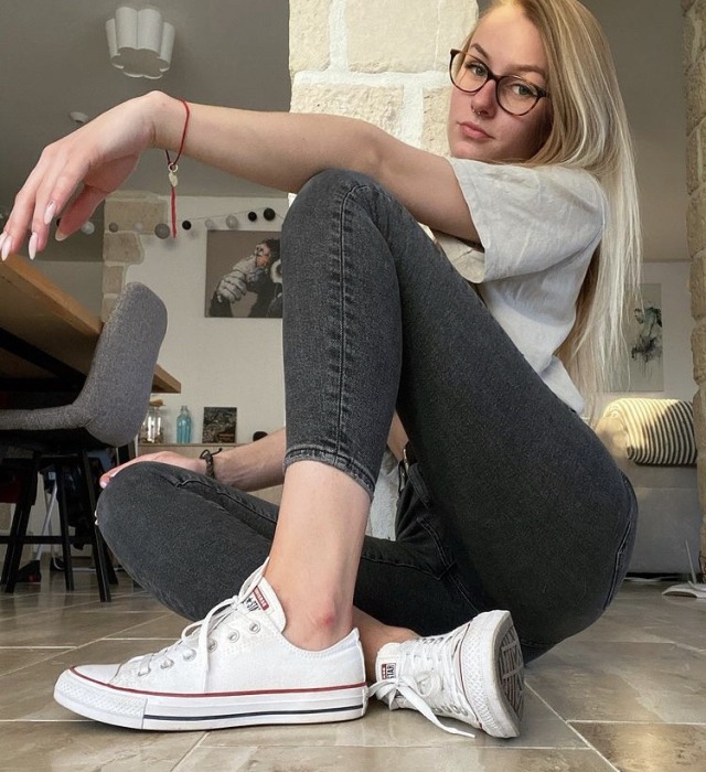 socksandfeet:As soon as your pulse returns to normal go check out the lovely Emmy! Everything she posts is phenomenal!!!https://linktr.ee/Emmysfeetandsocks@Emmysfeetandsocks | Linktree