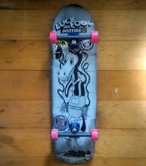 Setup my @luckfoot_skateboards @samcapdevila pool deck with all fresh gear. Can&rsquo;t wait to 