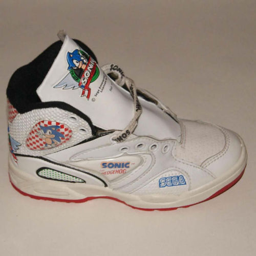 sonichedgeblog: A pair of Sonic The Hedgehog sneakers released in Spain.[Sonic The Hedgeblog] [Support us on Patreon]  I wish I was this cool back when I was a kid T T