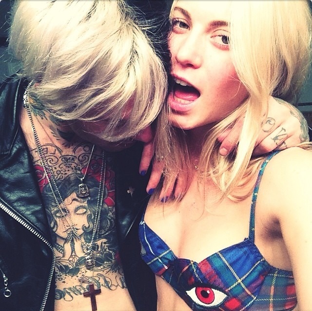 kaitlinisahoodlum:  the love birds