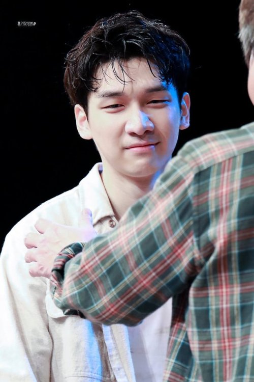 officialrovix: 190224 Hyuk @ Forgotten Village Play Curtain Call | © hyogi0705