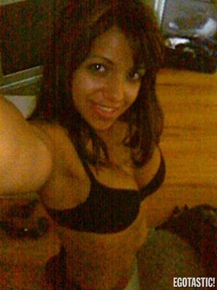 troublewaters:  The beautifull Vida Guerra leaked and her awesome feet.