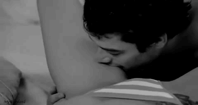amhelenromance:  and we love where the “lower kiss” leads… How was your last kiss? 💋💕
