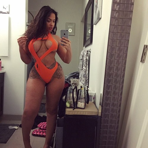stephsdope:  In LOVE with my new swim from @cakefien 😼