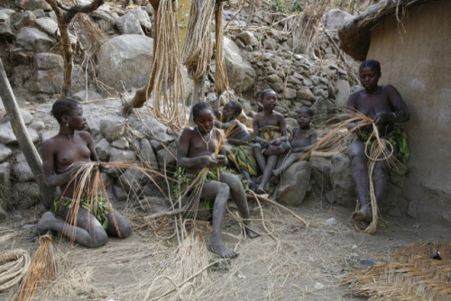 Koma women.