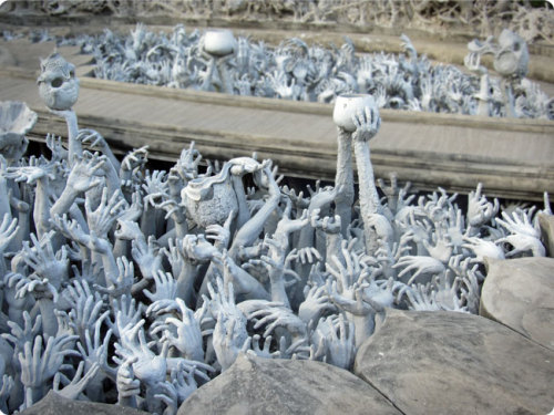 Sex coolthingoftheday:  Wat Rong Khun - also pictures