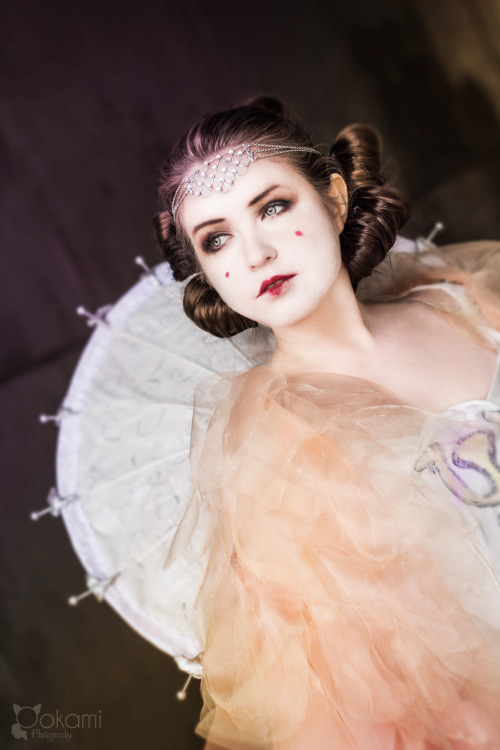 Padme Amidala Naberrie, queen of Naboo cosplay made and worn by me photo and edit by Ookami 