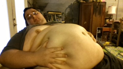 It’s been a while, here, have some pics of me squeezing my belly :p
