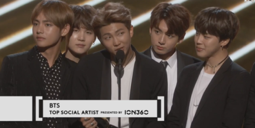 kimdaily:“THANK YOU FOR SUPPORTING US”