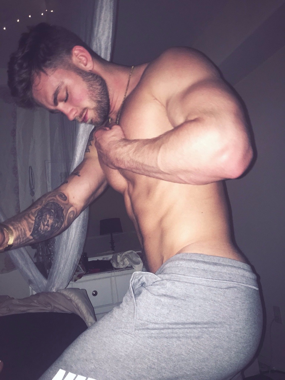 dustinkhalifa:Mood aft 💋