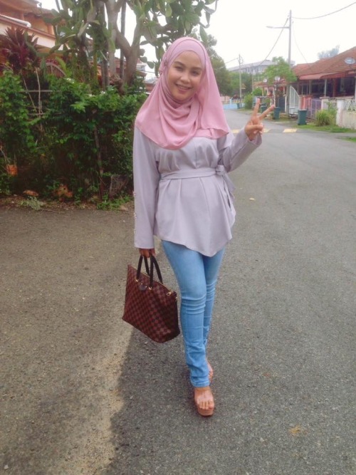 mashidow88: Nah modal fapfap korang (geramm tengok kaki) aummmm
