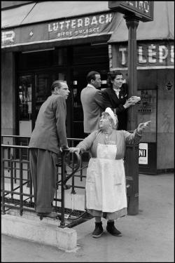  Inge Morath © The Inge Morath Foundation FRANCE. Paris. Near Bastille square. 1953. 