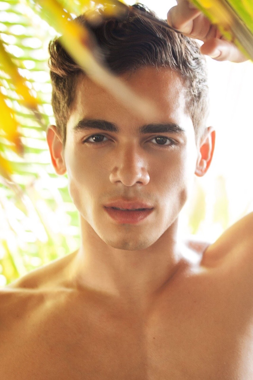 ashtonsummersfan:  osmar sanjurjo by ryam anthony