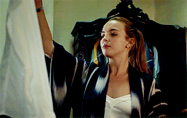 maiaroberts:She is outsmarting the smartest of us. And for that she deserves to do or kill whoever t