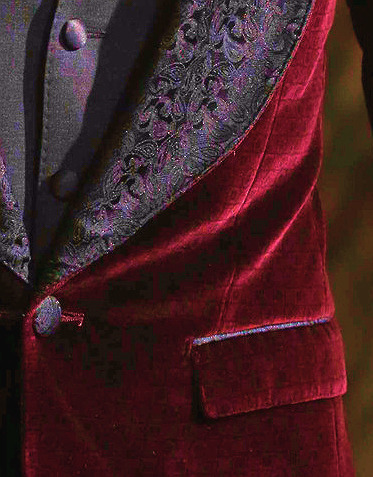 thebritishteapot:  thescienceofjohnlock:  iresearchedyou:  suit details from dos