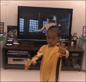 4gifs:  Bruce Wee. [video]