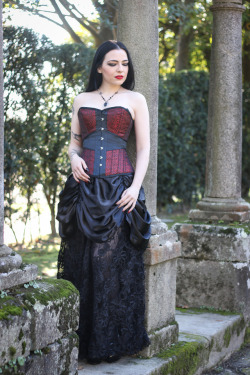 gothicandamazing:    Model: SilkyCorset: True Corset / Skirt: GothlolibeautyNecklace: Equinox Jewelry &amp; AccessoriesWelcome to Gothic and Amazing |www.gothicandamazing.com  