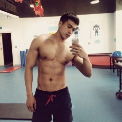 evianguy:  Hawt Asian Stud! 