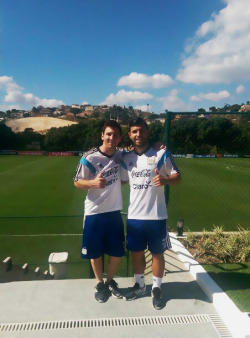 karinasanna:  TW Sergio Agüero: “Lindo primer entreno en las instalaciones de Cidade do Galo. Y con la mejor onda! “ 