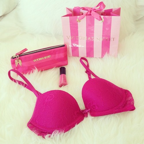 flohraly:  rosygiggles:  r-osypink:  rosy xx  🌸beautiful rosy blog🌸  ⋆ more rosy here ⋆