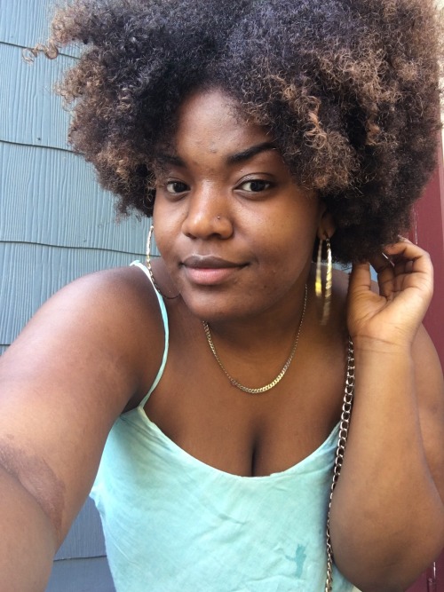 Porn 90svigilante:  Afros compliment hoop earrings photos