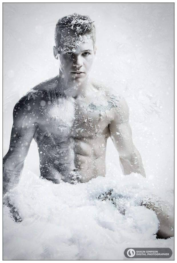 lovingmalecosplay:  For my first post one of my favorite cosplayer’s Michael Hamm