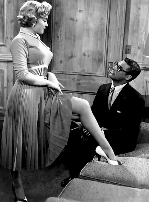 infinitemarilynmonroe:Marilyn Monroe and Cary Grant in a scene from Monkey Business, 1952.