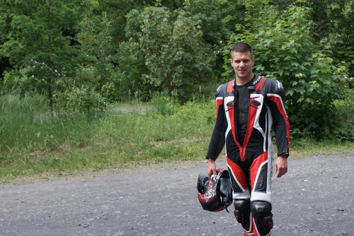 leathermendainese:  hot biker !!