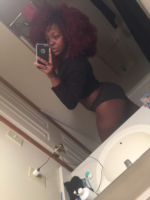 insecure-beautyy: When u look terrible but your body fleeky.