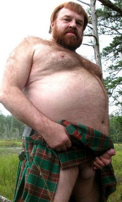 nastybears:  Red headed hot kilted nasty bear with no underwear on wants his balls licked and cock sucked outdoors!