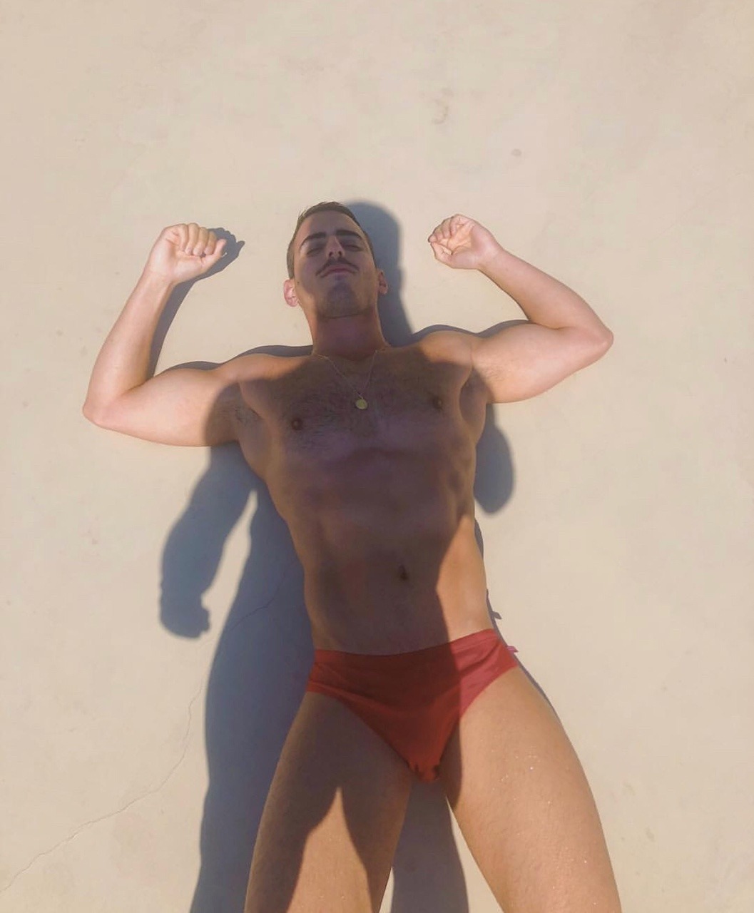 thegaydrawer: Ti scatterò una foto  