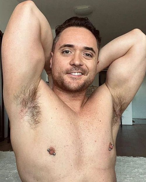 https://64.media.tumblr.com/c9e085f1bd3f5505da5cdde2c4af23f2/87f7ddf921bb26e1-71/s500x750/b4d5f486303d75f2cb9142bab447b977d3e07dbd.jpg