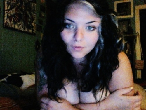 femmevengeance:  Black hair makes me feel powerful and scares my mothermaybe those things are related 