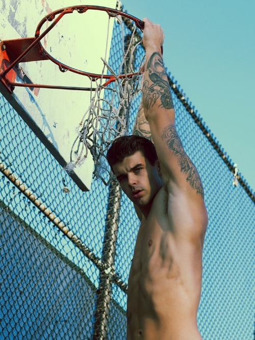 handsomemales:  cameron smith by lawrence cortez