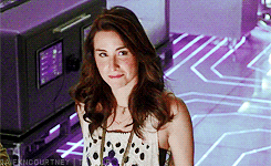 jaifkncourtney:8 Gifs Per Episode: Stitchers↳ Camille Engelson (1x02)