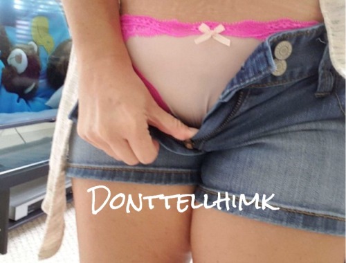 Porn photo donttellhimk:  REBLOG if my blog makes you