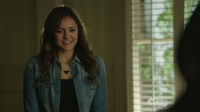 elenashero:  LOOK AT THIS CUTE LITTLE CUPCAKE
