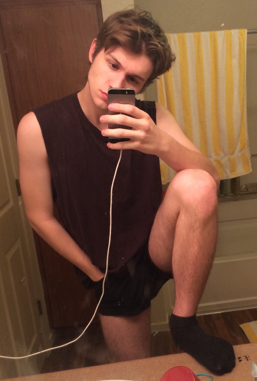 derek-nick:  malikmydick:  back at it again  DADDY AF