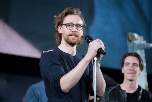 maryxglz:Tom Hiddleston at the closing ceremony for the Tokyo Comic Con 2018 at Makuhari Messe Inter