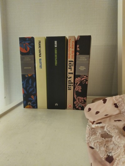 found some more books on my way home 🥰