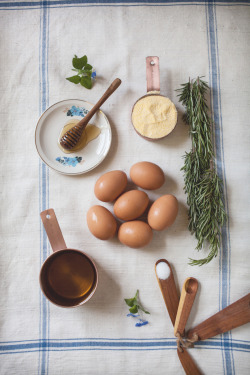 sweetoothgirl: Rosemary Corn Cake with a Honey &amp; Brown Butter Buttercream