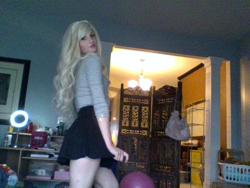 kindofcute-kindof:  what a cute outfit 