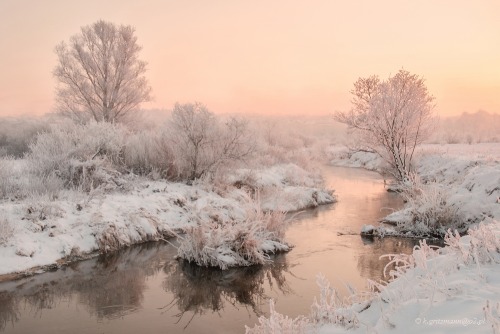 magic-spelldust:Snowy Pastel Winter Scenes by Katarzyna Gritzmann