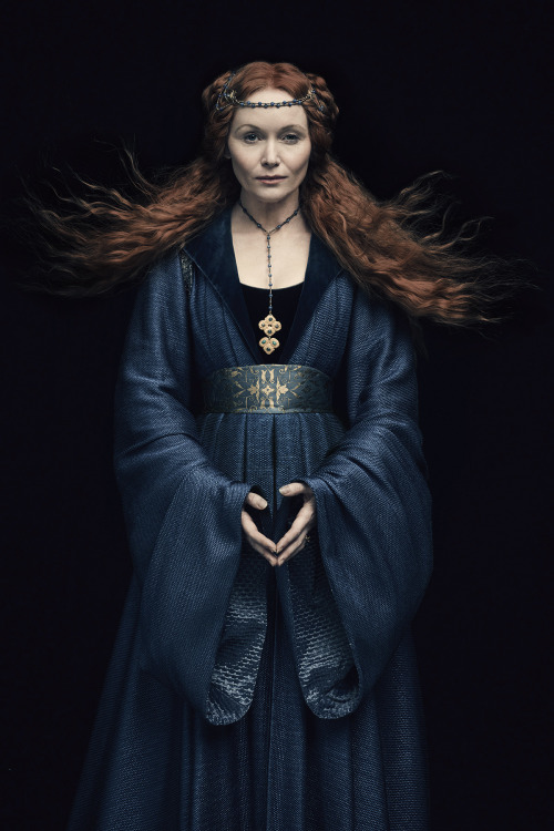 agameofclothes:What the Lady of Riverrun would wear, from the White Princess