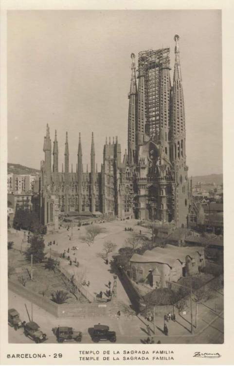 Toen de Sagrada Familia nog een klein kerkje was.